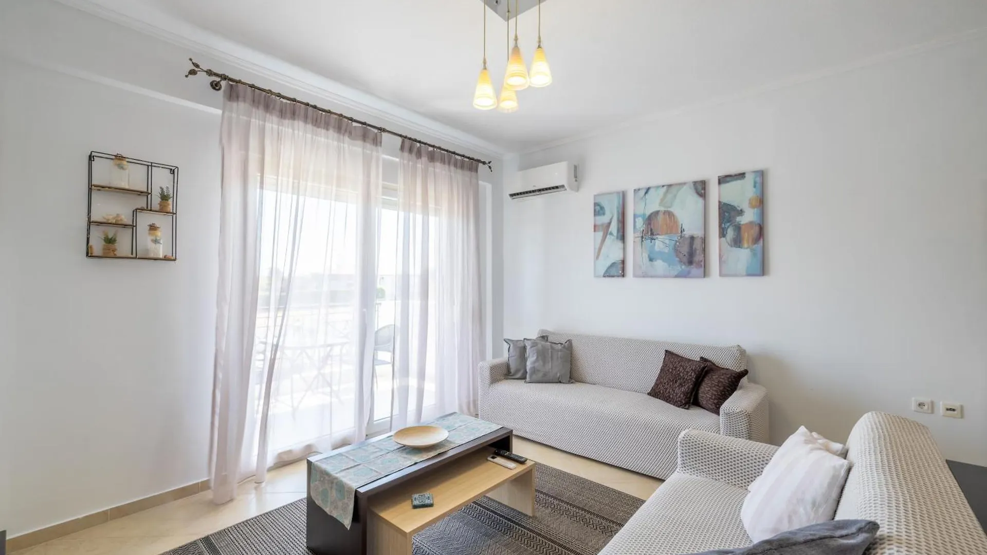 Tranquil Getaway By Infox Suites 阿菲托斯